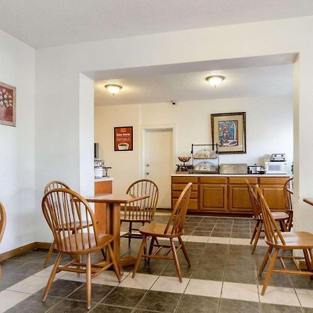 Econo Lodge Τοπέκα Εξωτερικό φωτογραφία