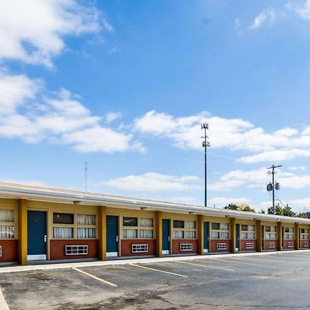 Econo Lodge Τοπέκα Εξωτερικό φωτογραφία