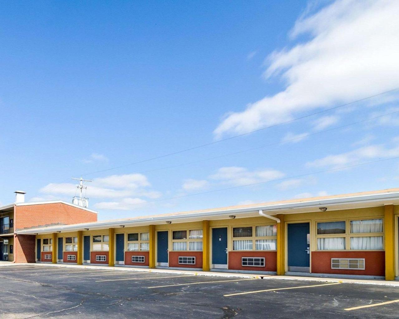Econo Lodge Τοπέκα Εξωτερικό φωτογραφία