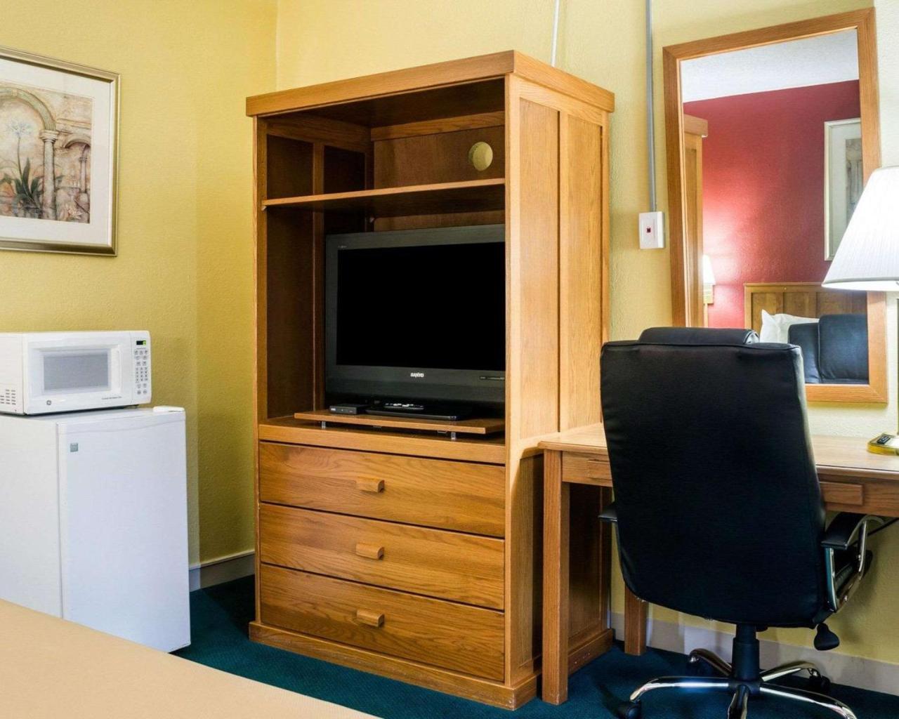 Econo Lodge Τοπέκα Εξωτερικό φωτογραφία