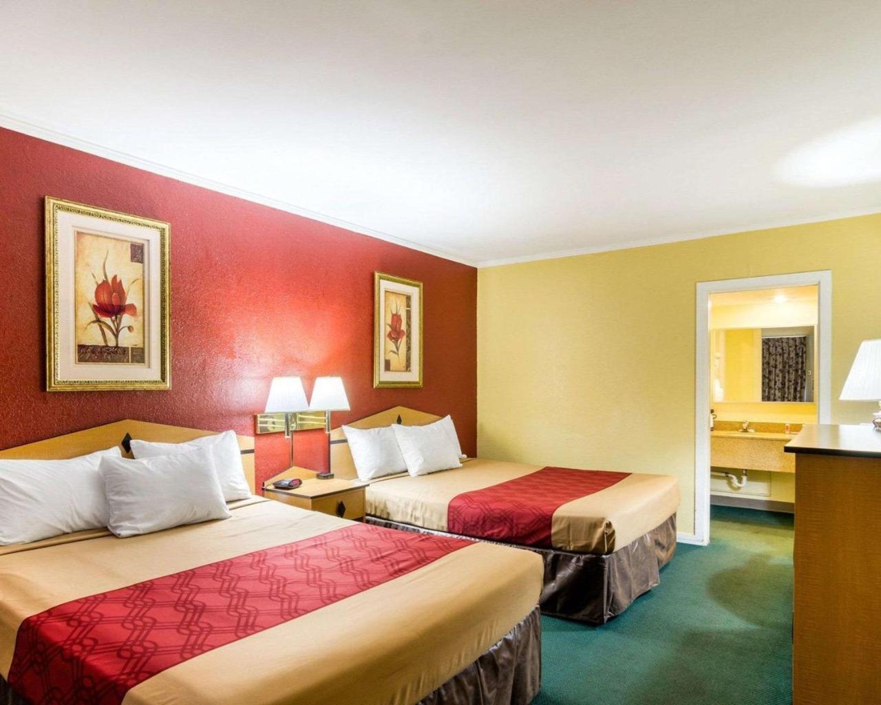 Econo Lodge Τοπέκα Εξωτερικό φωτογραφία