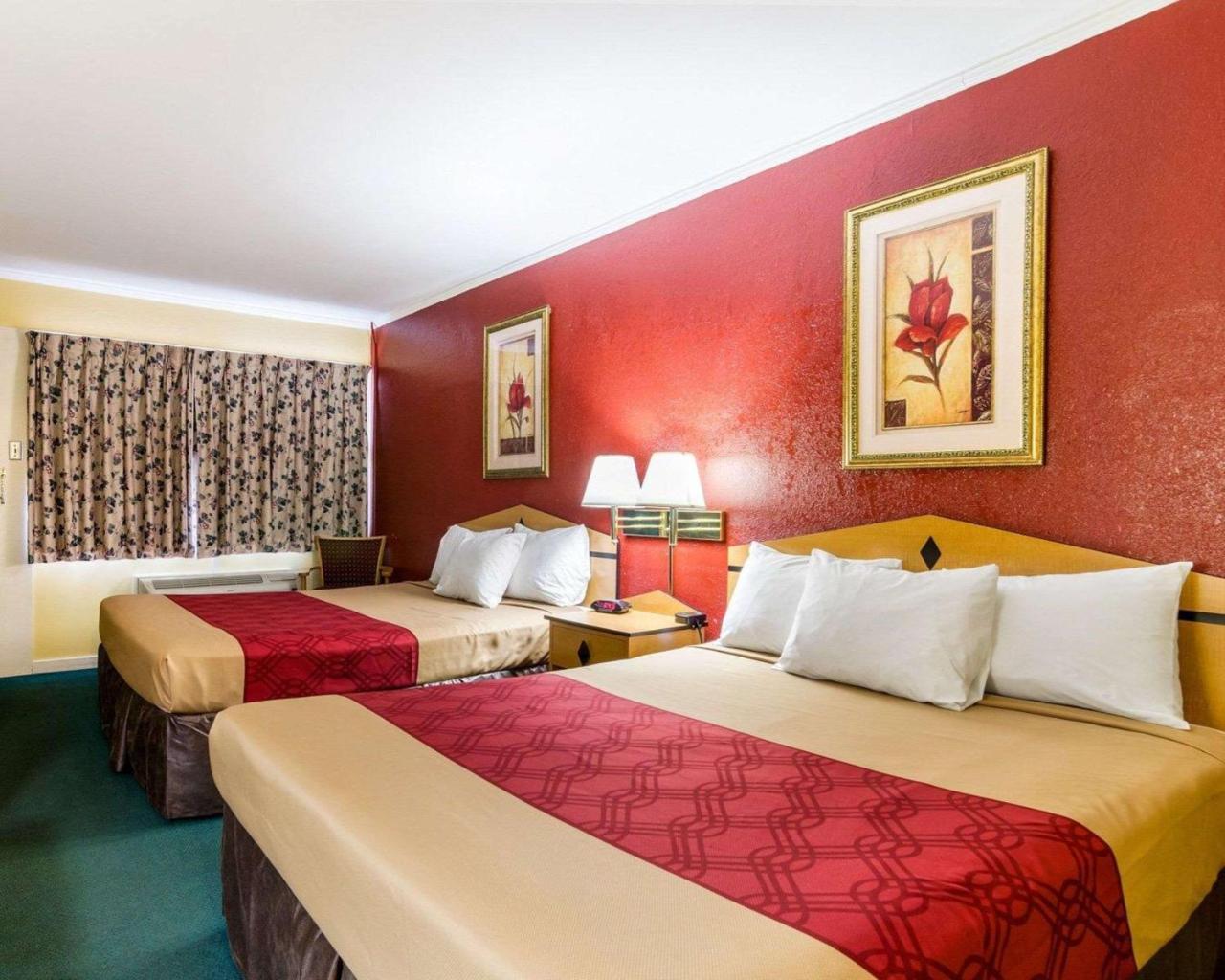 Econo Lodge Τοπέκα Εξωτερικό φωτογραφία