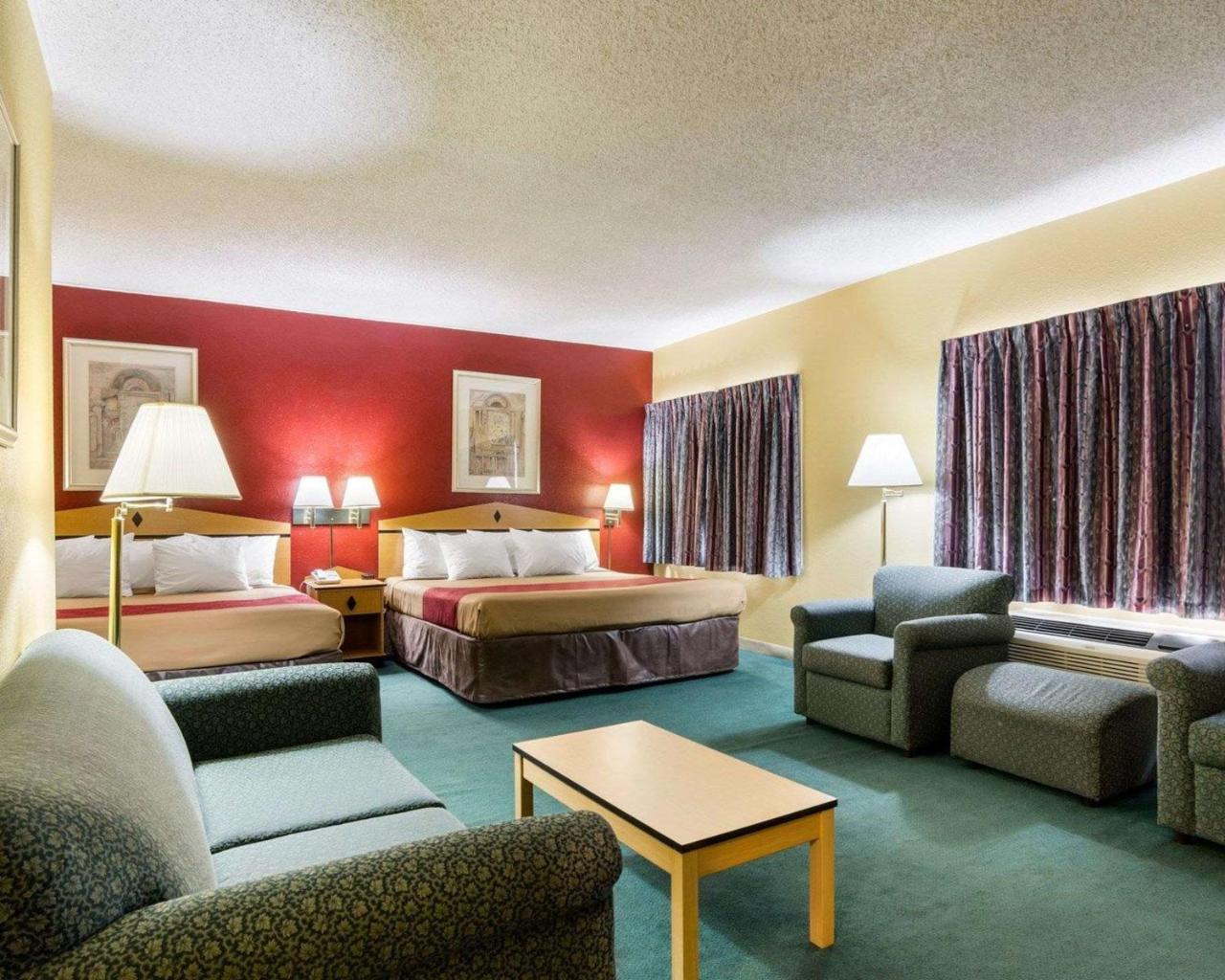 Econo Lodge Τοπέκα Εξωτερικό φωτογραφία