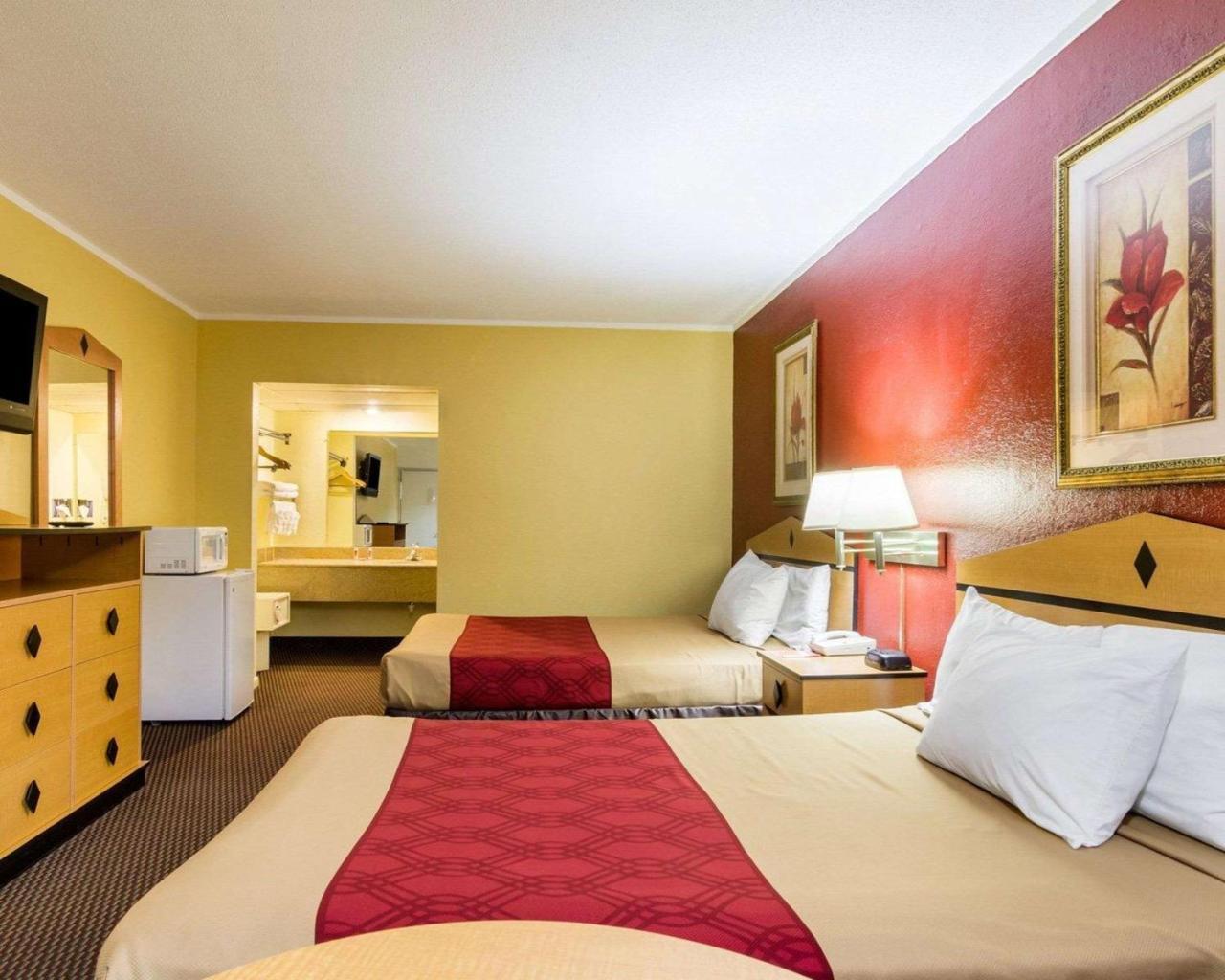 Econo Lodge Τοπέκα Εξωτερικό φωτογραφία