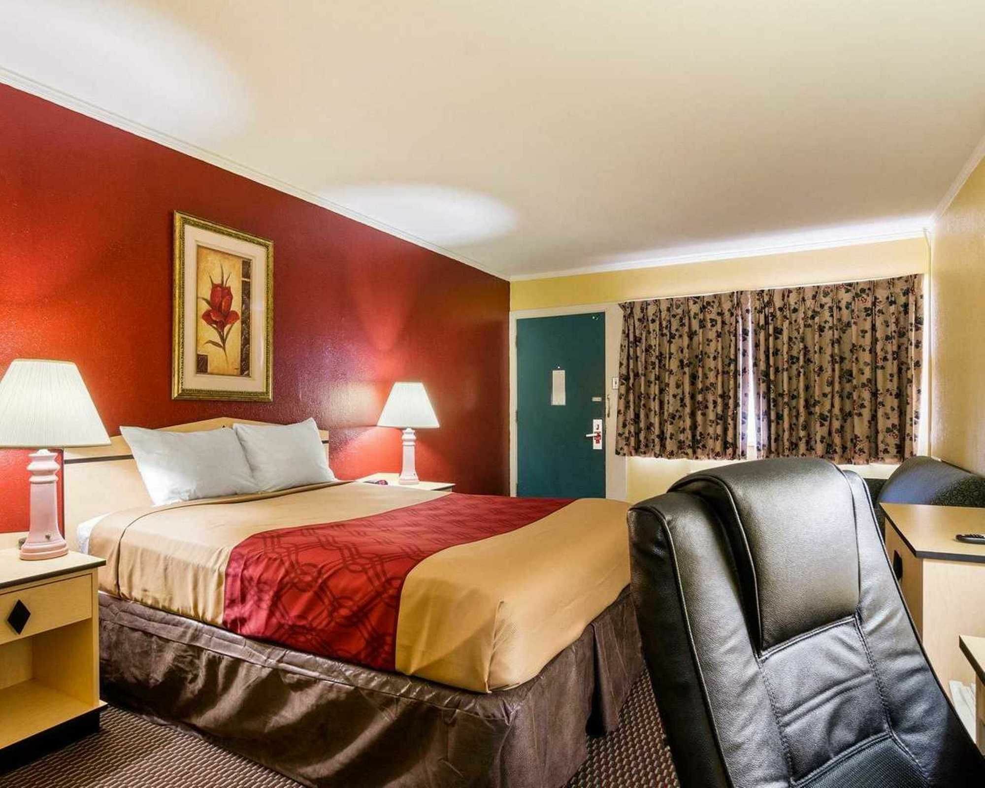 Econo Lodge Τοπέκα Εξωτερικό φωτογραφία